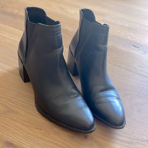 Dolce Vita black bootie. Size 8